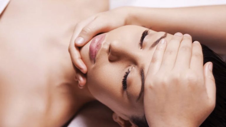 Lire la suite à propos de l’article STAGE ACULIFTING LISSAGE VISAGE
